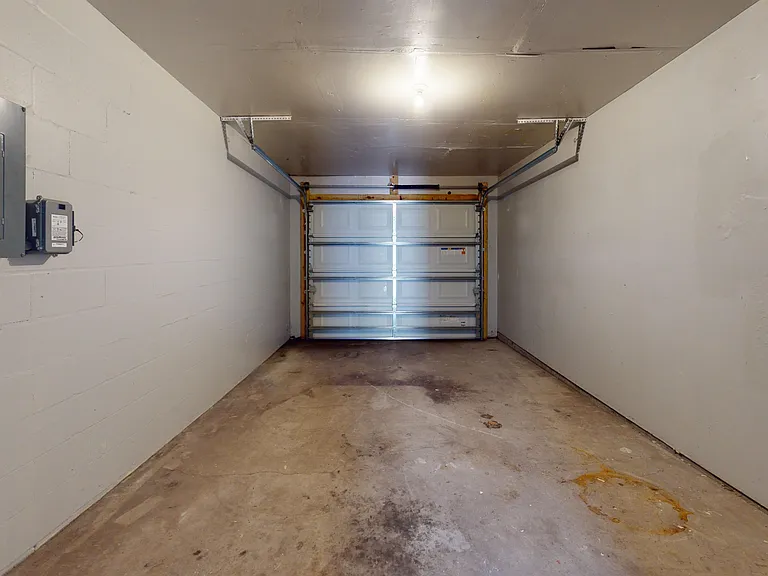 Unit Garage