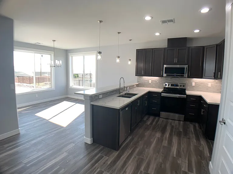 3050 Palisades Dr — Photo 4