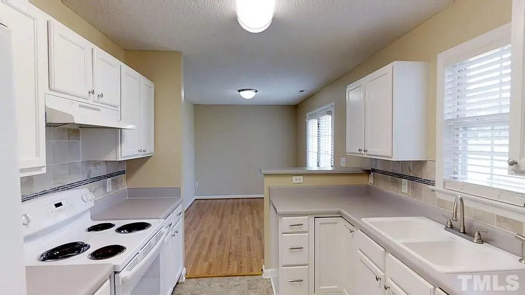 3 bed, 2.5 bath, 1400 sqft, $2,090 — Photo 4