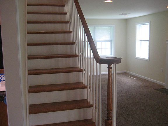 Oak steps to 2nd floor