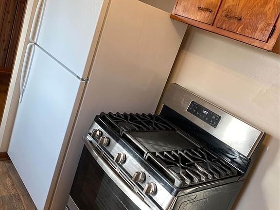 3rd image of 502 Stephen St