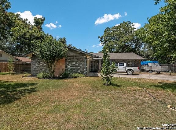 2nd image of 1414 Canary Ln