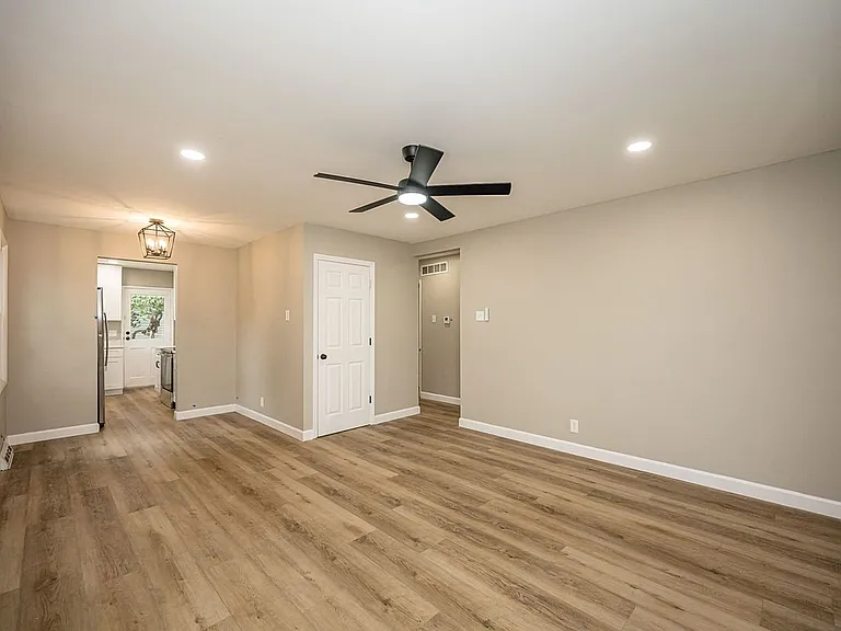 2568 Bonniebrook Dr — Photo 5