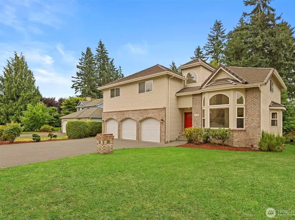 26109 Lake Wilderness Country Club Drive SE, Maple Valley, WA 98038