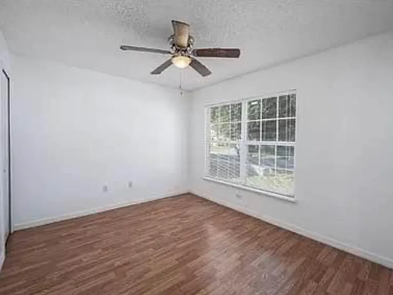 17406 Woodcrest Way — Photo 4