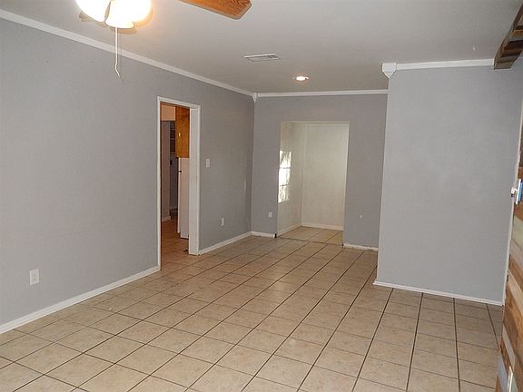 3rd image of 3838 Roswell Dr