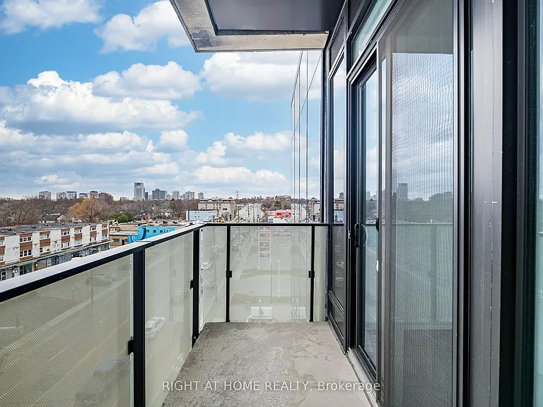 4208 Dundas St W #513 — Photo 31