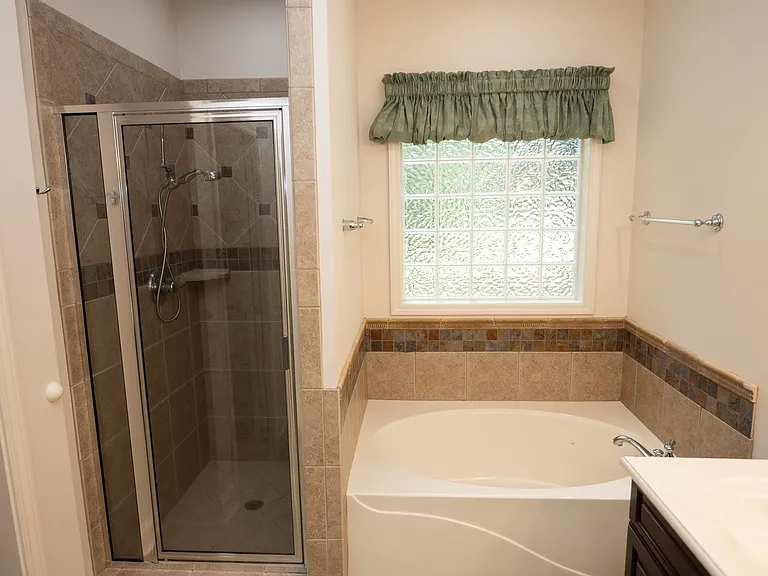 106 Sweet Meadow Ct — Photo 16