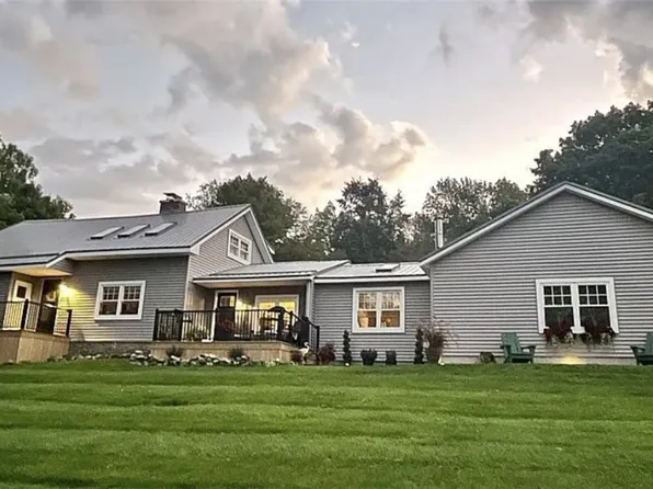 129 Camp Rd, Clayville, NY 13322