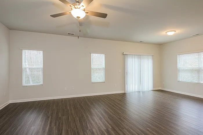 207 Dorian Loop — Photo 4
