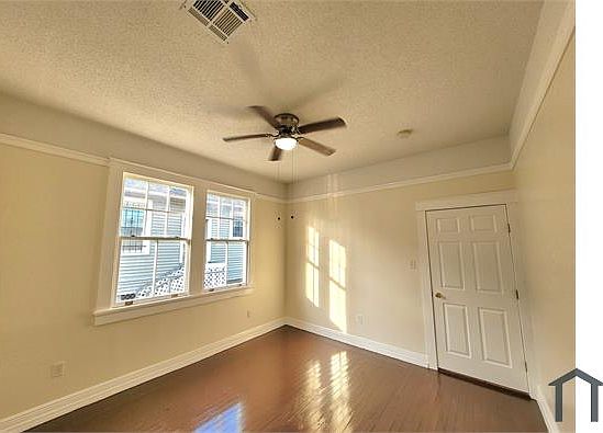 5th image of 4713 Euphrosine St