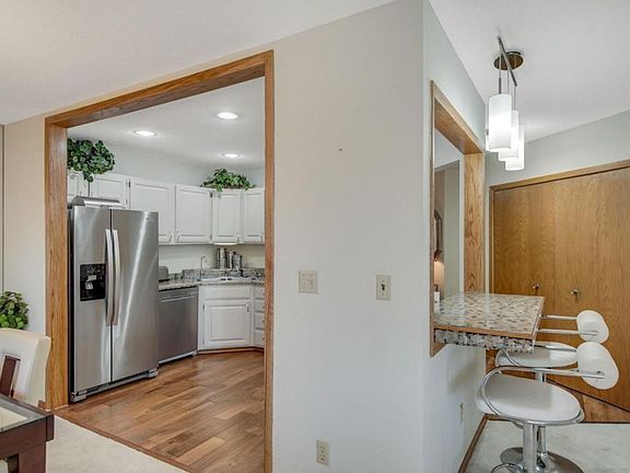 5th image of 111 Imperial Dr W APT 303