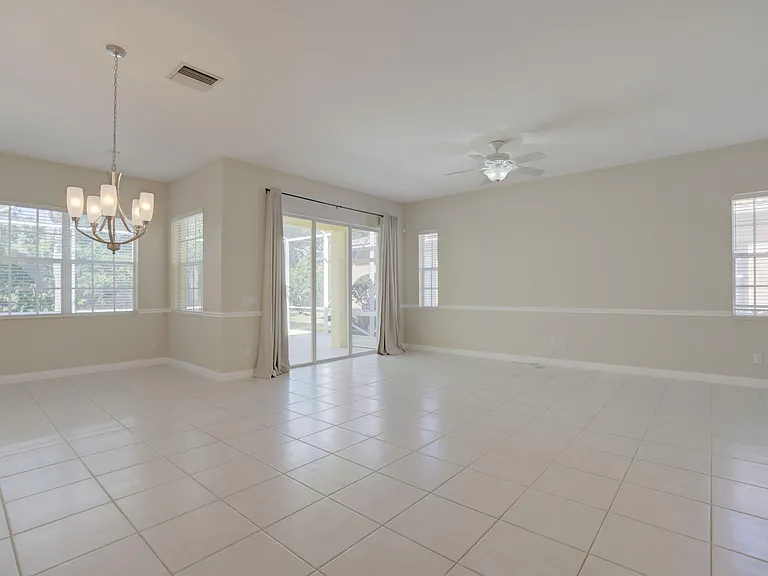 256 San Remo Dr — Photo 11