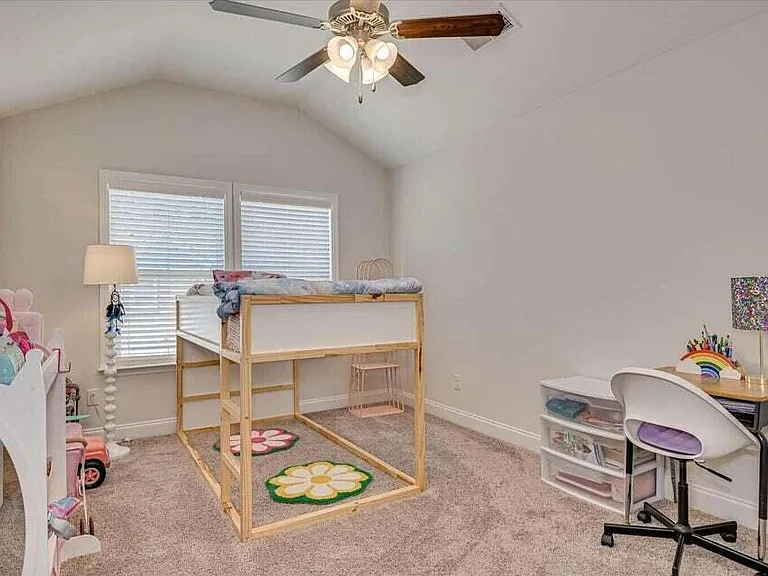 312 Sumac Trl — Photo 15
