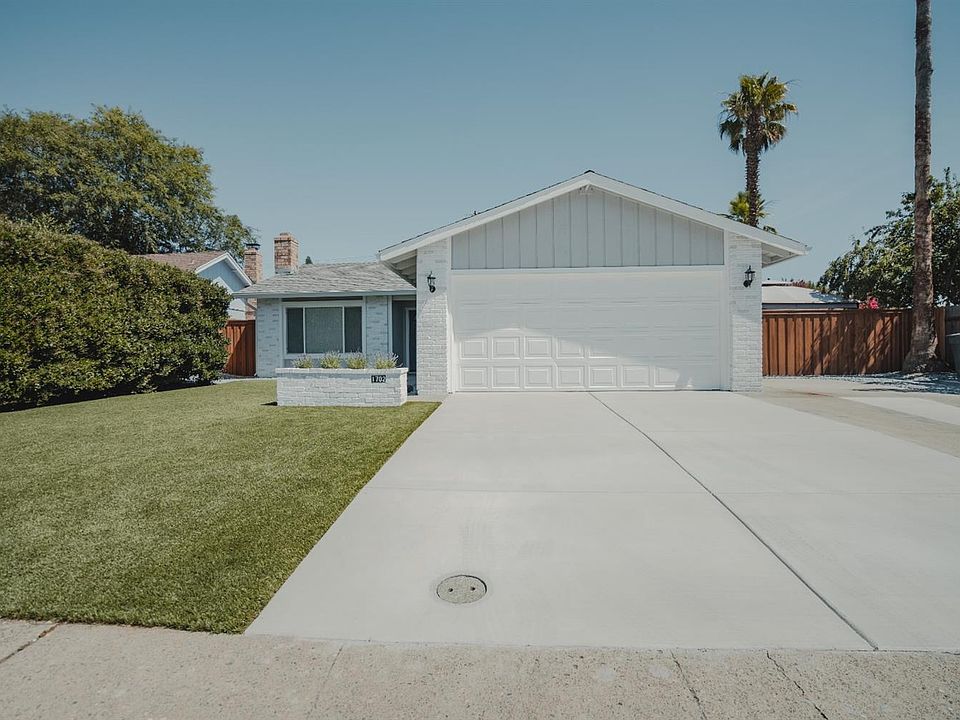 1st image of 1702 Oak Creek Ct
