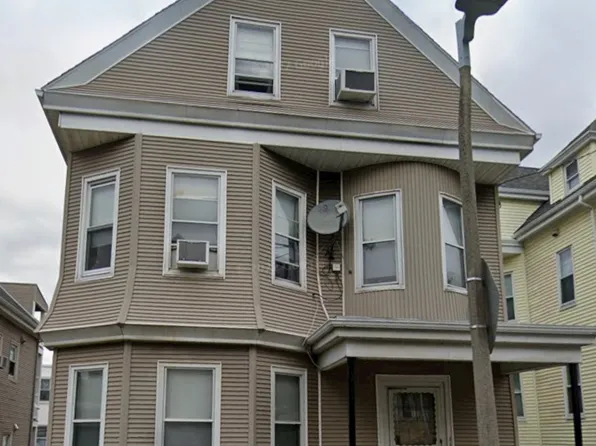 18 Weld Hill St Floor 2, Jamaica Plain, MA 02130