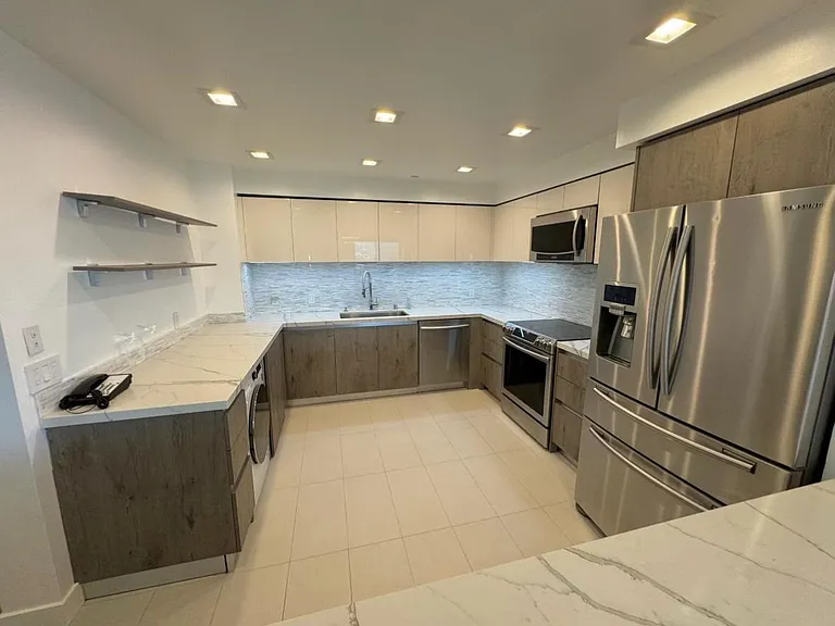 10445 Wilshire Blvd #1804 — Photo 13