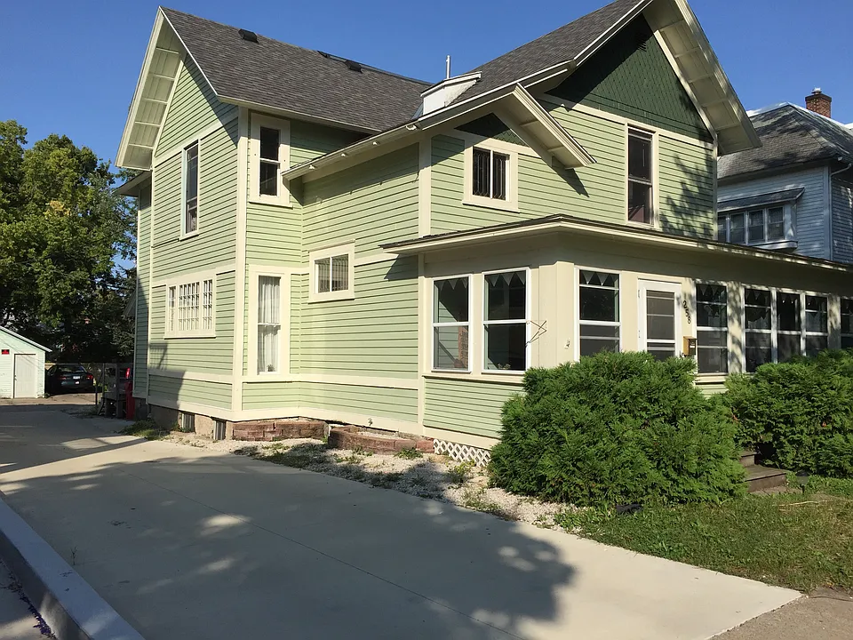 258 W Wabasha St #5 BR HOUSE