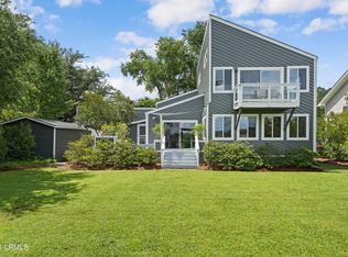 1842 Carolina Ave, Beaufort, SC 29906