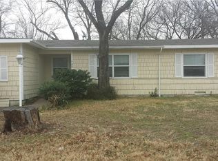 702 W Strong Pkwy, Grand Prairie, TX 75050