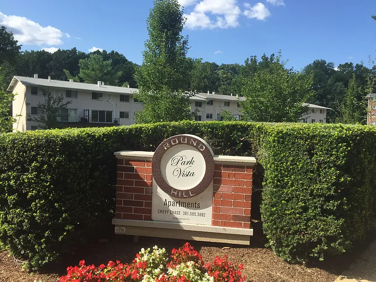 Round Hill Apartments of Chevy Chase — Photo 1
