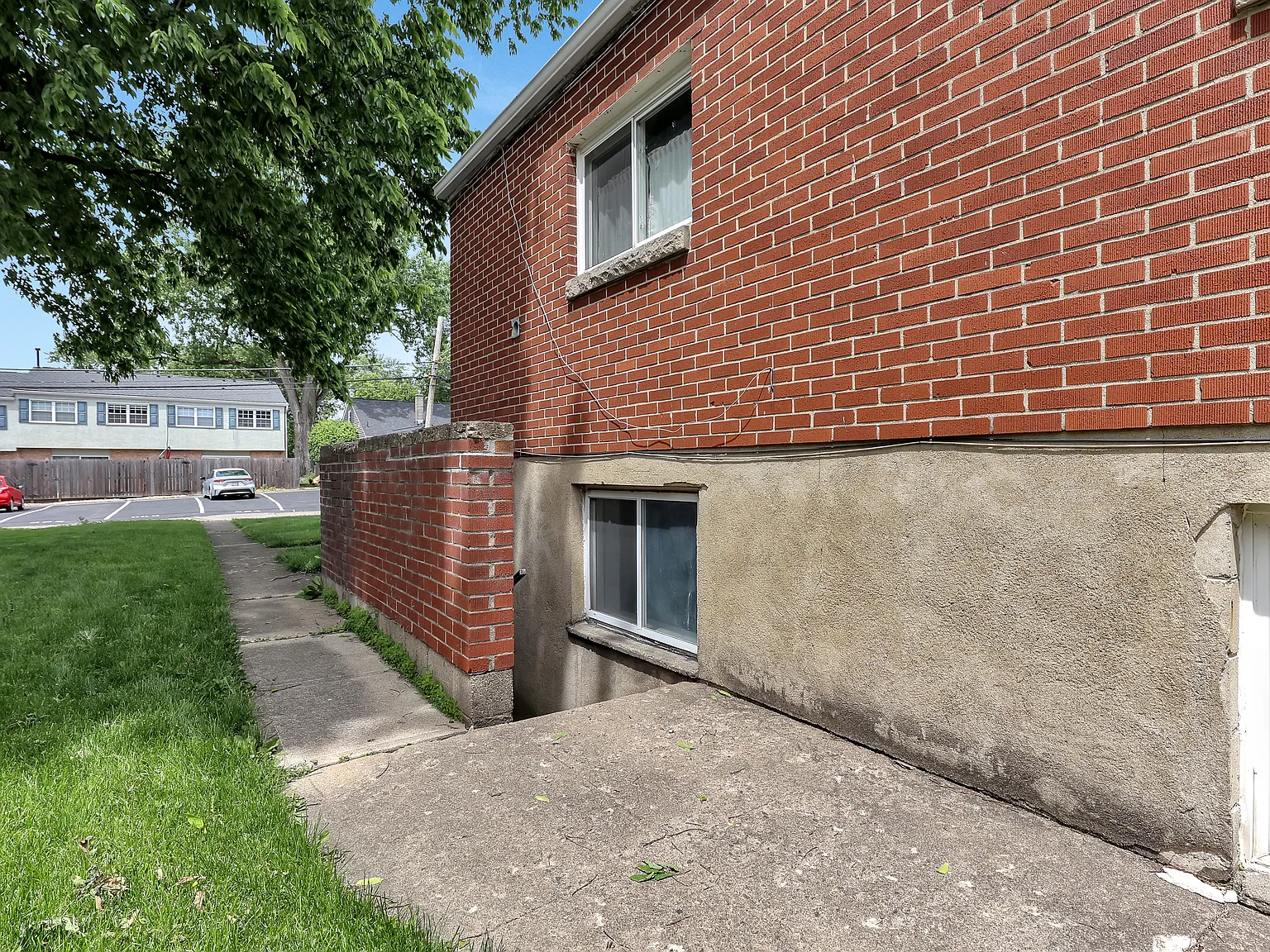 2 bed, 960 sqft, $1,749 — Photo 3