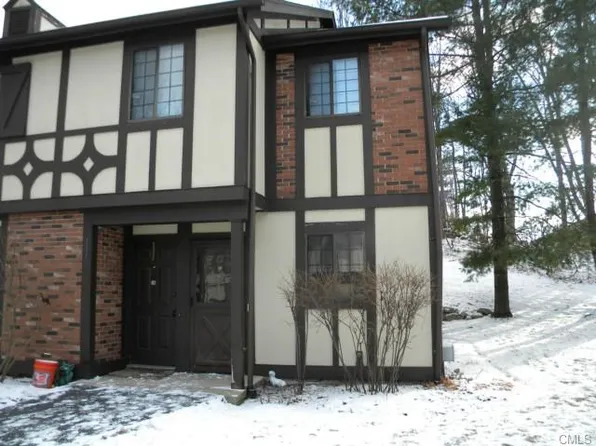 15 Eden Ct, Brookfield, CT 06804