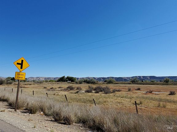 3rd image of 2805 W Highway 52