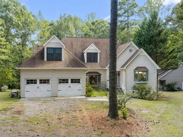 101 Pine Crest Dr, Warsaw, VA 22572