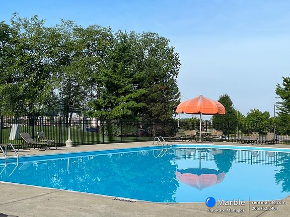 5th image of 390 Douglasfir Dr