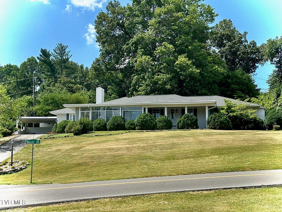 1st image of 502 Valley Dr
