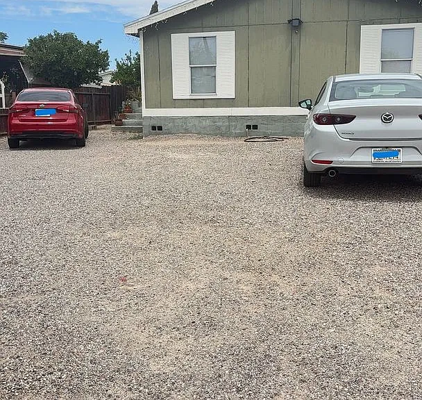 760 W Simmons Rd — Photo 1