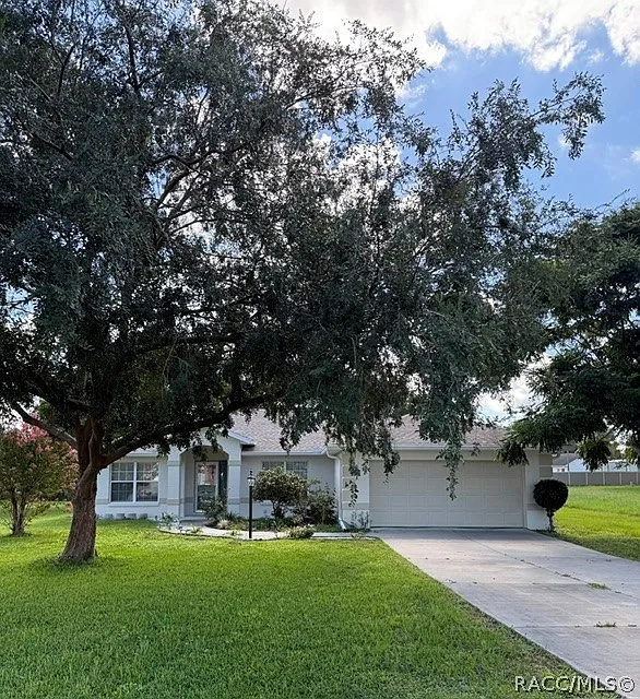 3 bed, 2.0 bath, 1664 sqft, $2,500 — Photo 1