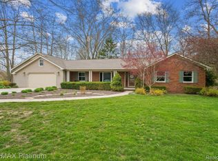 7589 McClements Rd, Brighton, MI 48114