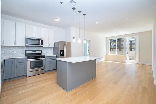 19 East Photo 1