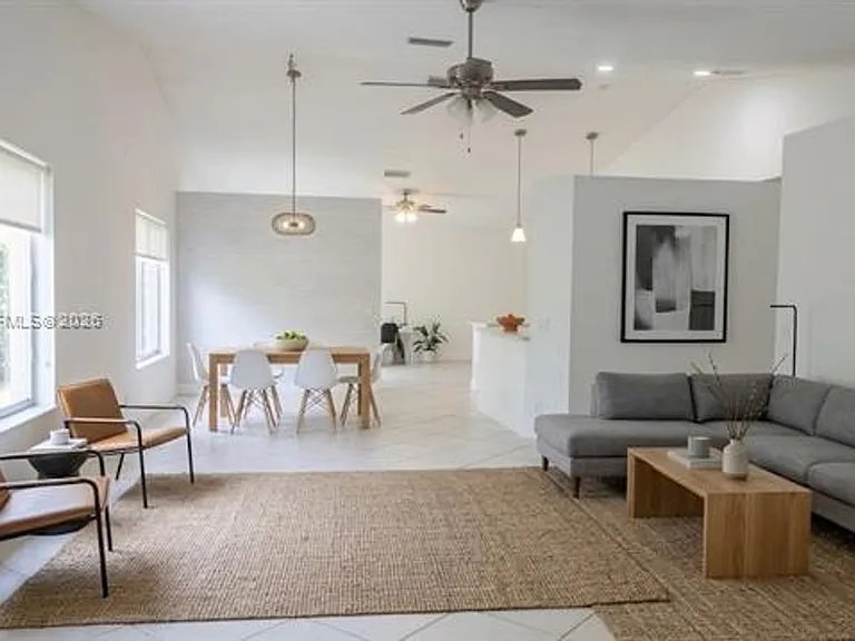 1527 Palermo Dr — Photo 11