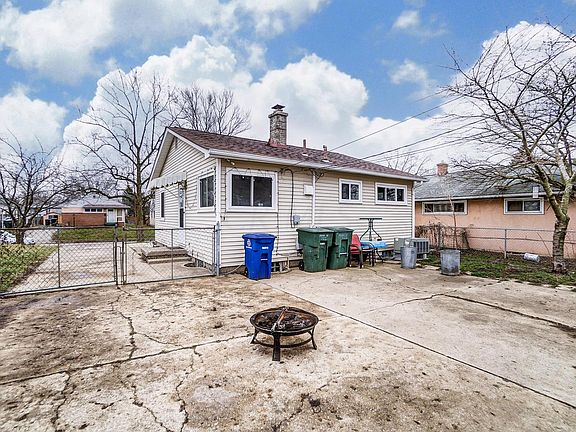 3rd image of 703 French Dr