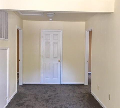 4th image of 409 Seymour St