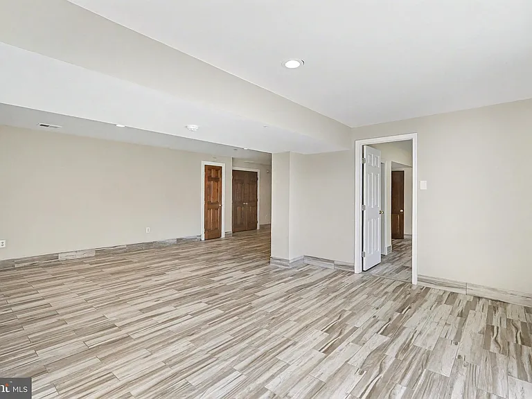 1215 Heritage Hills Dr — Photo 29