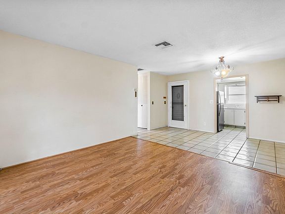 5th image of 2893 Crosley Drive W #N