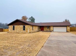 26 Raintree St, Ponca City, OK 74604