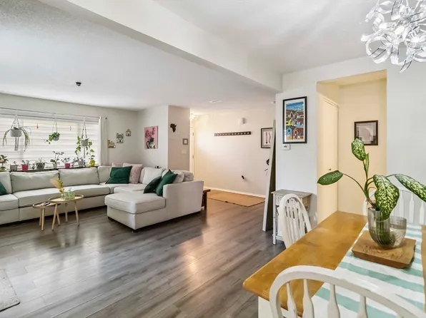 54 Laurelwood Dr Unit 54, Stoughton, MA 02072