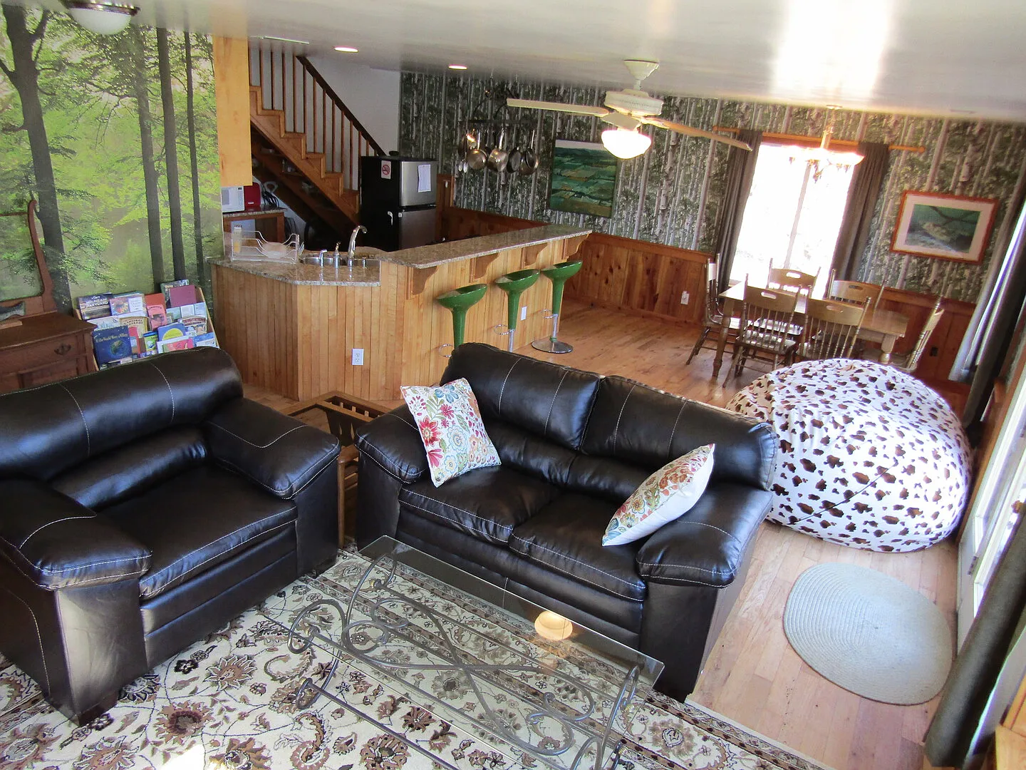 Private Luxury Cabin right on The Shenandoah River — Photo 4