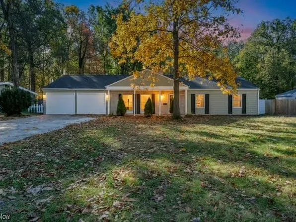 42 Edgewood Dr, Grafton, OH 44044