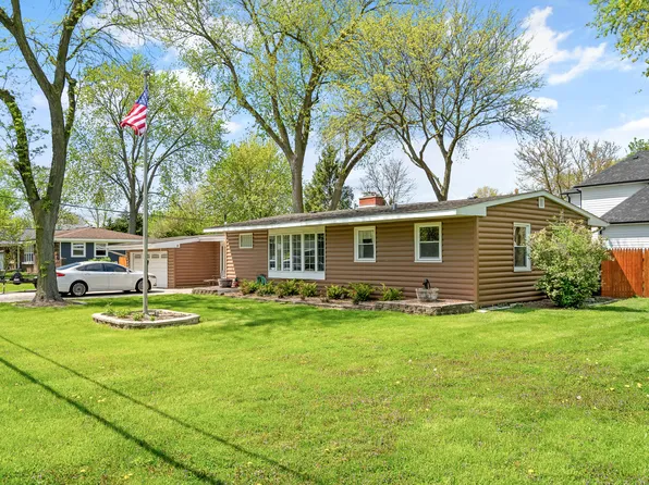 150 W 74th St, Burr Ridge, IL 60527