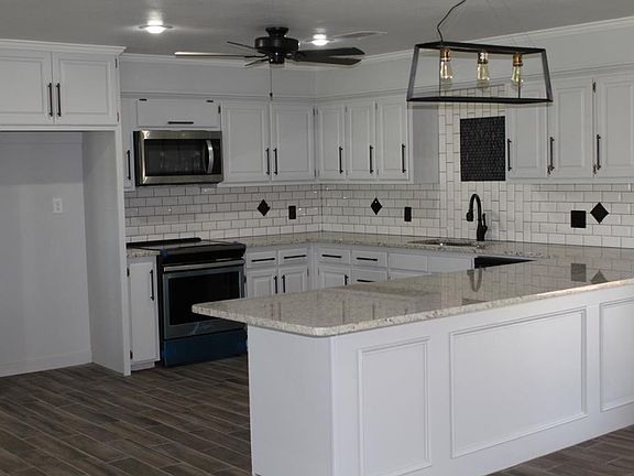 3rd image of 2903 Ann Dr