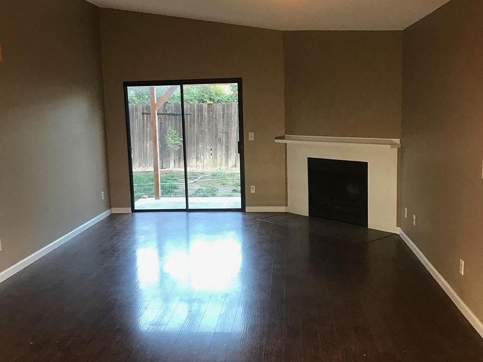 1st image of 134 Muir Cir