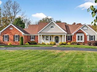 2102 Kehrs Ridge Dr, Chesterfield, MO 63005