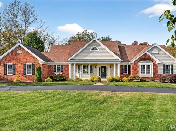2102 Kehrs Ridge Dr, Chesterfield, MO 63005