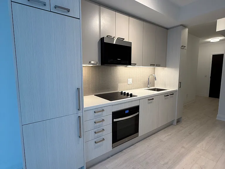 20 Soudan Ave #1501 — Photo 6